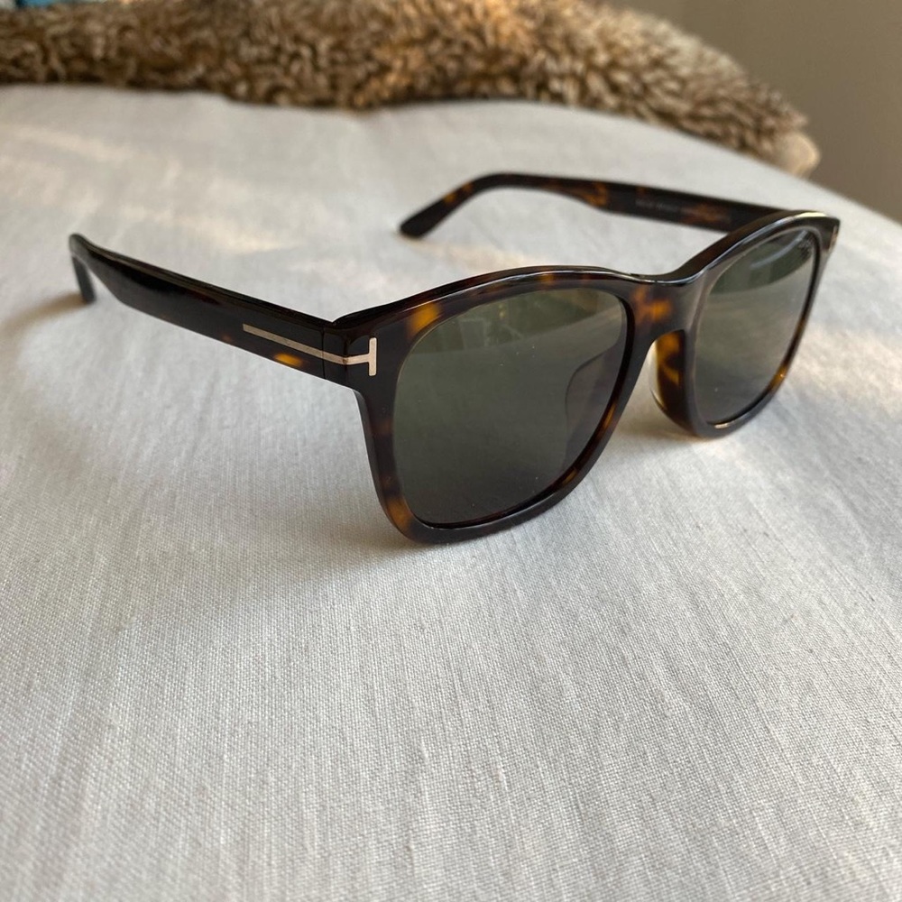 Tom Ford sunglasses in Brown tortoise